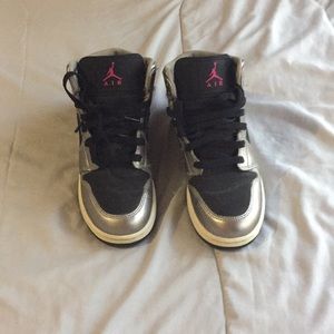 retro black/silver/pink nike air jordan’s